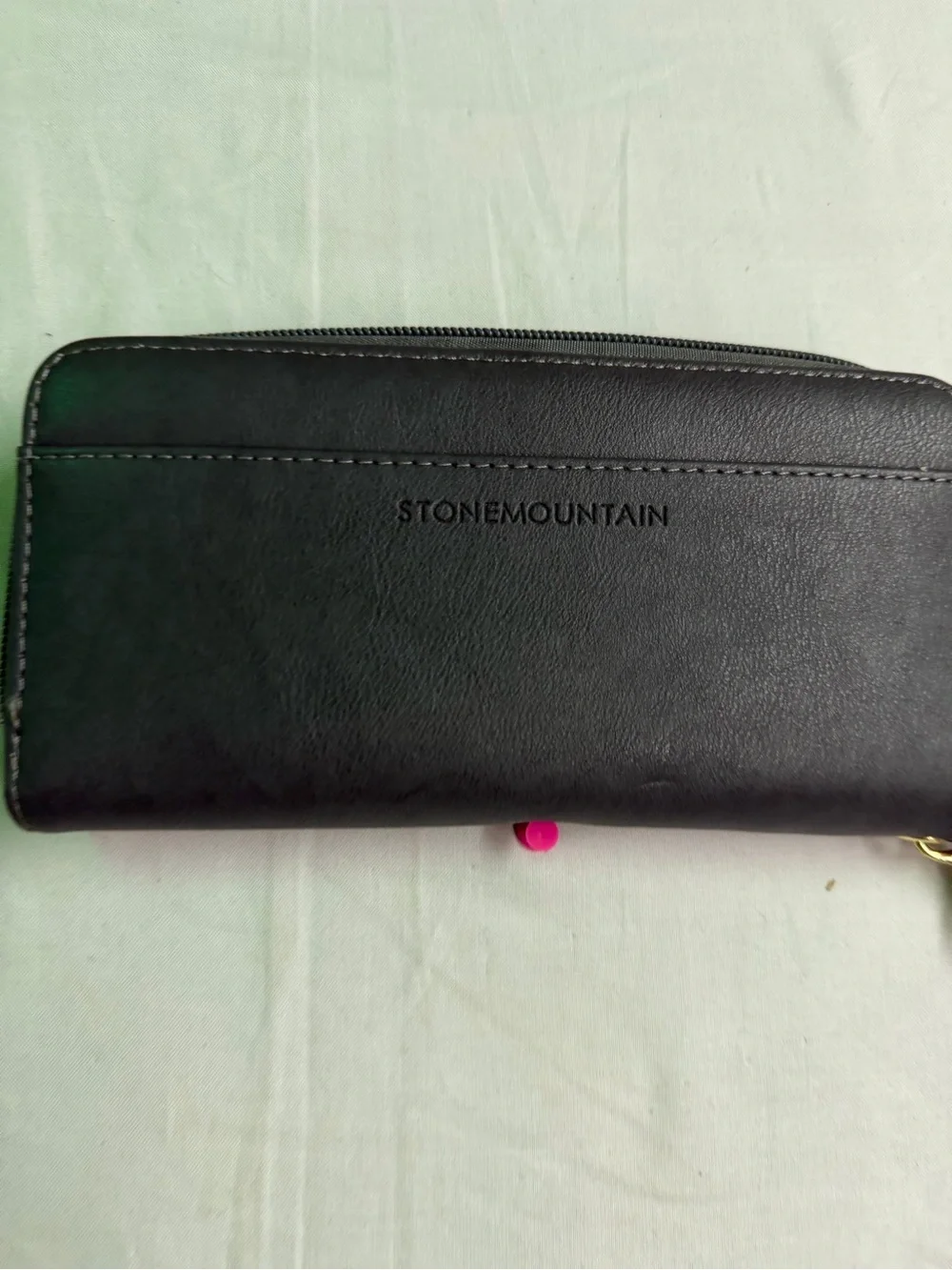 Stone Mountain Accessories Gray Wallet with Gold Plaque
